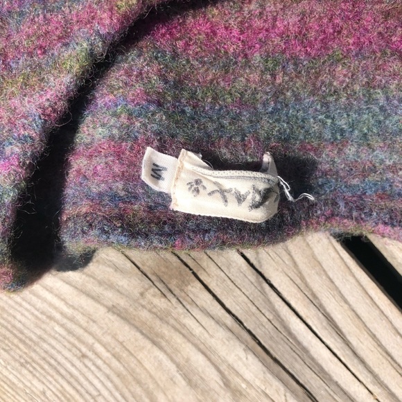 Beautiful and colourful unique tank top - Picture 2 of 3